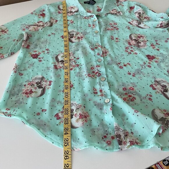 About A Girl Los Angeles L Sheer Mint Pastel Green Blouse Top Floral Skulls - Picture 7 of 9